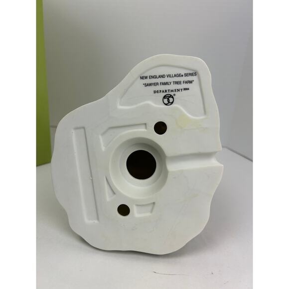 Department 56 New England Village Sawyer Family Tree Farm set 2004 - Picture 11 of 15